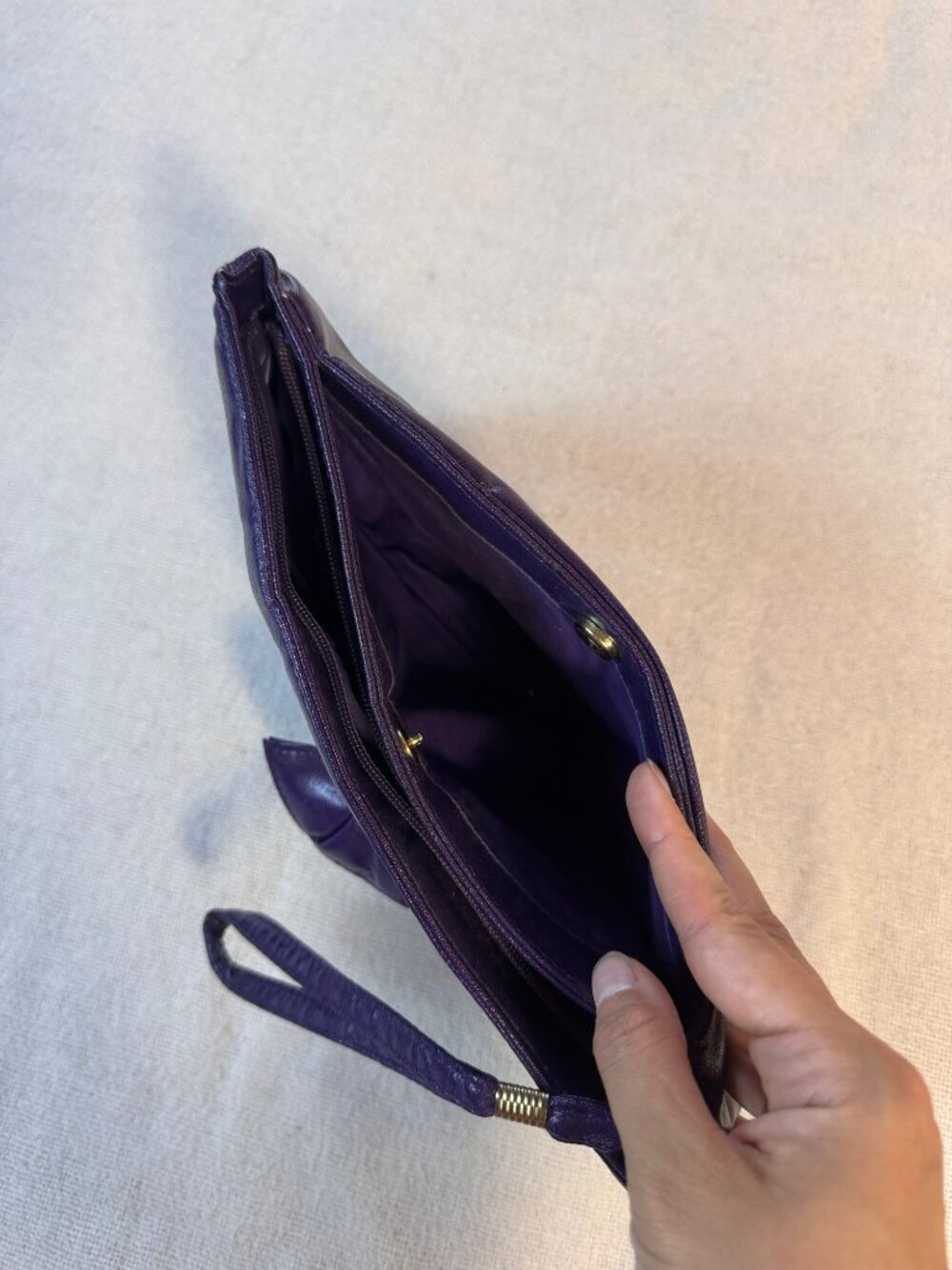 Vintage 1980s Purple Faux Leather Bow Clutch Wristlet - Picture 4 of 6